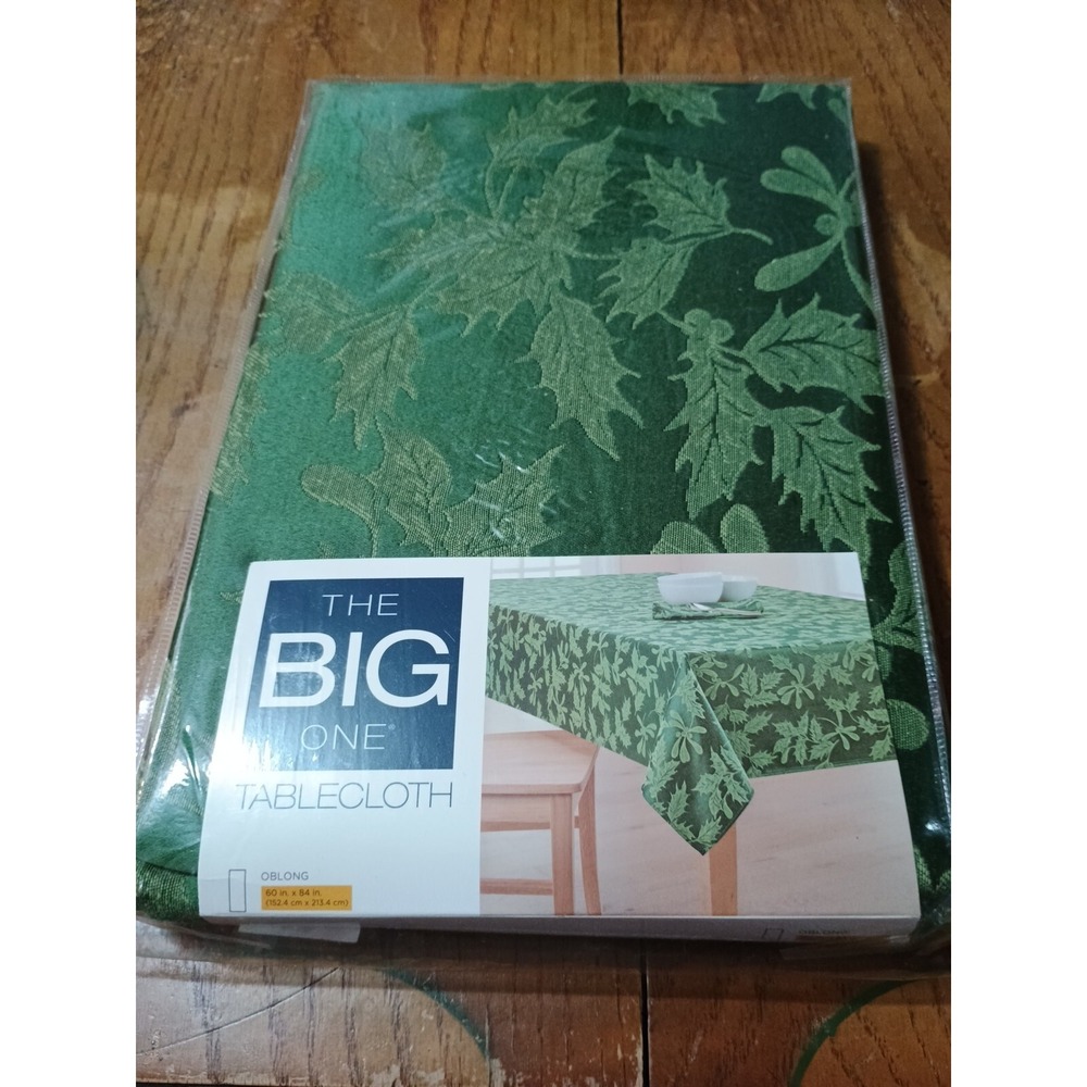 NWTThe Big One GREEN Holly Leaf Print‎ Oblong Tablecloth 60" x 84"  Kohl's